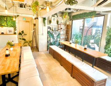 渋谷ガーデンルーム4F 4面プロジェクター