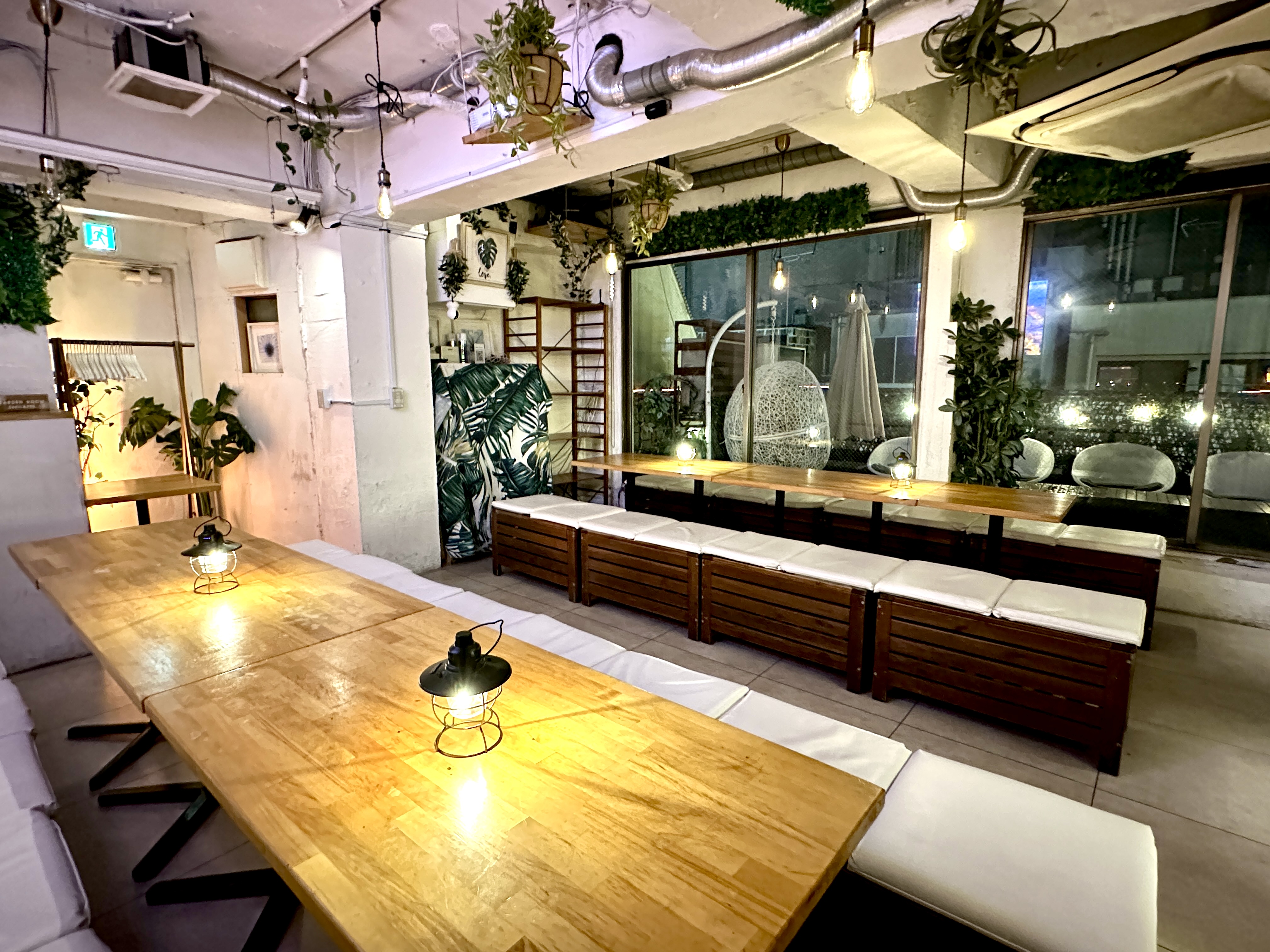 渋谷ガーデンルーム4F 店内の様子（夜）