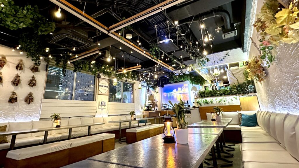 渋谷で貸切を大人数でするなら「渋谷ガーデンルーム４F」当店は大人数での貸切には最適です！貸切でのご利用で音響機器やマイク・プロジェクタ―などが【無料】でご利用いただけます！さらに貸切特典でゲーム機もお楽しみいただけます！