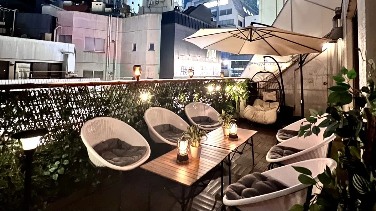 〈少人数貸切〉貸切BBQ＆パーティー会場「渋谷ガーデンルーム」テラス夜